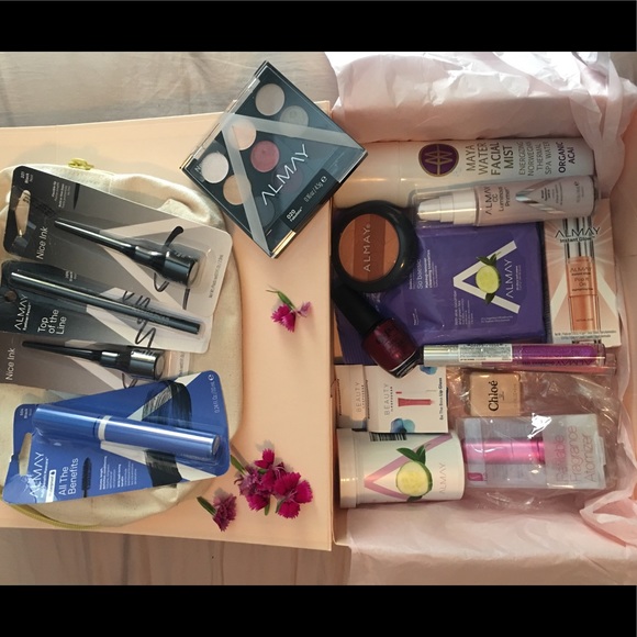 Sephora Accessories - BRAND NEW - 25 + Piece Makeup Bundle!
